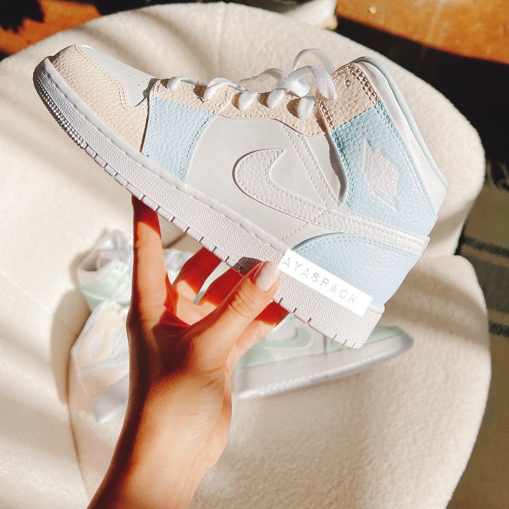Air Jordan 1 mid - Picture 1 of 2